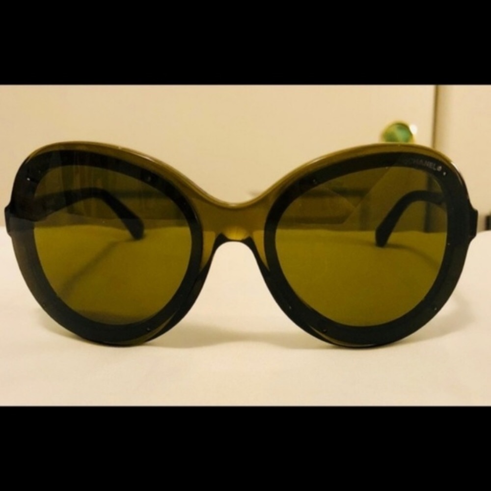 ⭐️🌴Chanel Round Logo Sunglasses Studded 71199 S1590